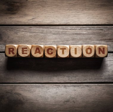 Metinli tahta bloklar