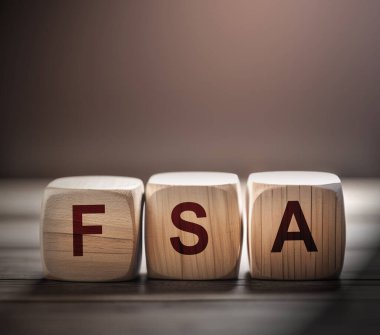 Tahta küplerin% 50 'si siyah arka planda satılıyor. İş konsepti.