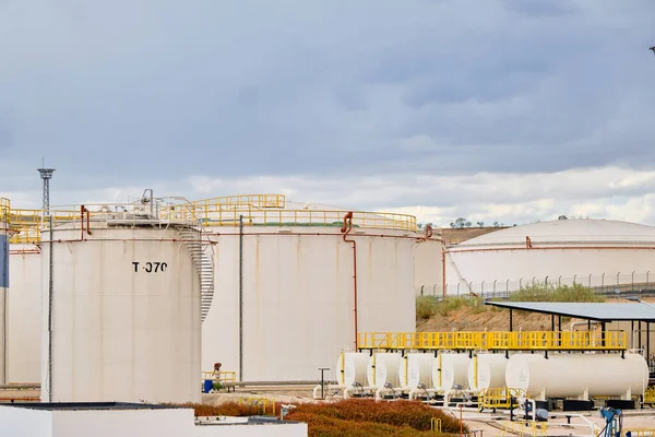 Depósitos Petróleo Gás Glp Indústria Oleodutos Compressores Planta Armazenamento Óleo — Fotografia de Stock