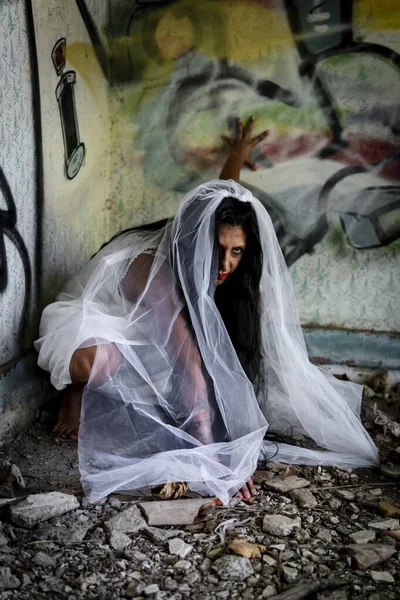 Noiva Perturbada Num Lugar Abandonado Inspirado Tradicional Lenda Americana Llorona — Fotografia de Stock