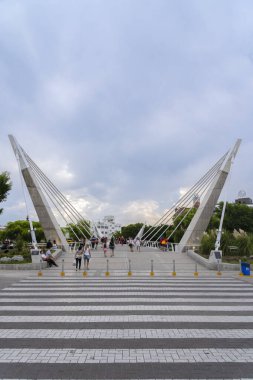 Villa Carlos Paz, Cordoba, Arjantin - 03 Şubat 2022: Centenary Köprüsü manzarası. San Antonio Nehri üzerinde turistik bir ikon.