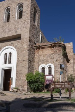 Capilla del Monte, Cordoba, Arjantin - 04 Şubat 2022: San Antonio de Padua Parish 'in dışı