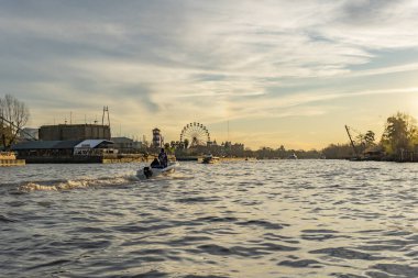 Tigre, Buenos Aires Eyaleti, Arjantin - 29 Temmuz 2023: Lujan Nehri manzarası. Turistik bir ikon.