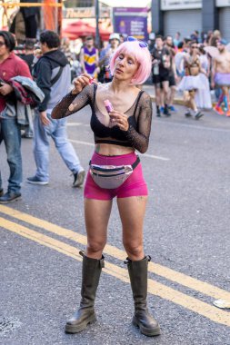 Buenos Aires, Arjantin - 04 Kasım 2023: LGBT halkı Buenos Aires 'teki XXXII onur yürüyüşünde