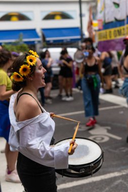 Buenos Aires, Arjantin - 02 Kasım 2024: LGBT halkı Milei hükümetini Buenos Aires 'te düzenlenen 13.
