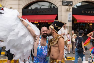 Buenos Aires, Arjantin - 02 Kasım 2024: LGBT halkı Milei hükümetini Buenos Aires 'te düzenlenen 13.