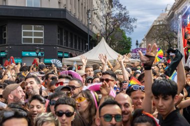 Buenos Aires, Arjantin - 02 Kasım 2024: LGBT halkı Milei hükümetini Buenos Aires 'te düzenlenen 13.