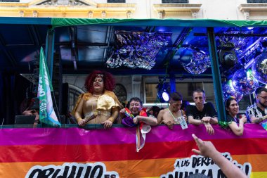 Buenos Aires, Arjantin - 02 Kasım 2024: LGBT halkı Milei hükümetini Buenos Aires 'te düzenlenen 13.