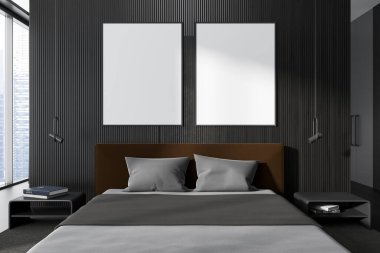 Karanlık yatak odası iç yatak odası ve minimalist dekorasyonlu komodinli, ahşap döşemeli. Gökdelenlerin panoramik penceresi. İki tane çadır bezi afişi. 3B görüntüleme