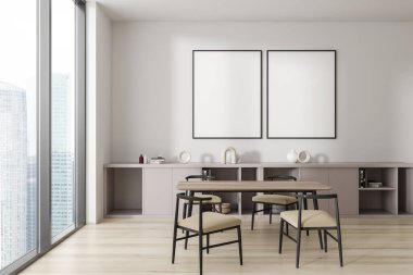 Yemek masası, sandalyeler ve ahşap zemin üzerindeki çekmecelerle dolu şık bir oturma odası. Şehir manzarasında panoramik pencere. İki tane boş afiş. 3B görüntüleme