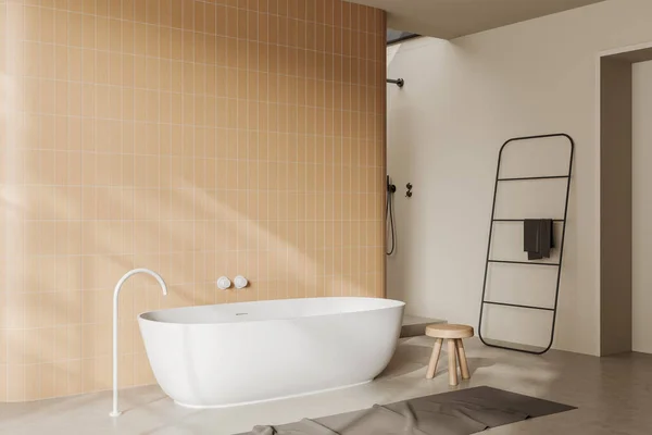 Beige Bathroom Interior Bathtub Carpet Light Concrete Floor Bathing Corner — Foto Stock