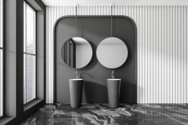 Çift lavabolu ve iki yuvarlak aynalı karanlık banyo, Singapur şehir manzaralı panoramik pencere. Fayans döşemeli, modern otel dairesi olan şık bir tuvalet. 3B görüntüleme