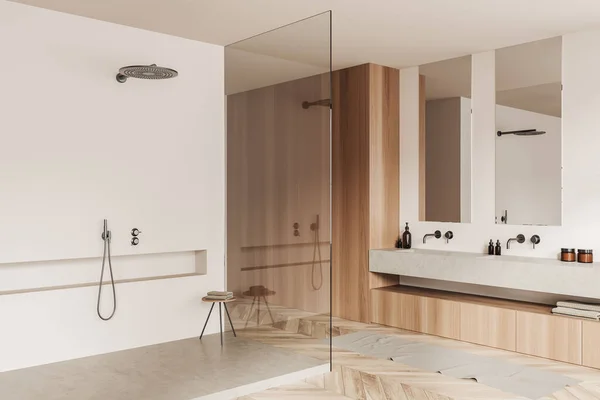 Beżowe Wnętrze Łazienki Podwójnym Umywalką Lustrem Boczny Widok Prysznic Szklaną — Zdjęcie stockowe