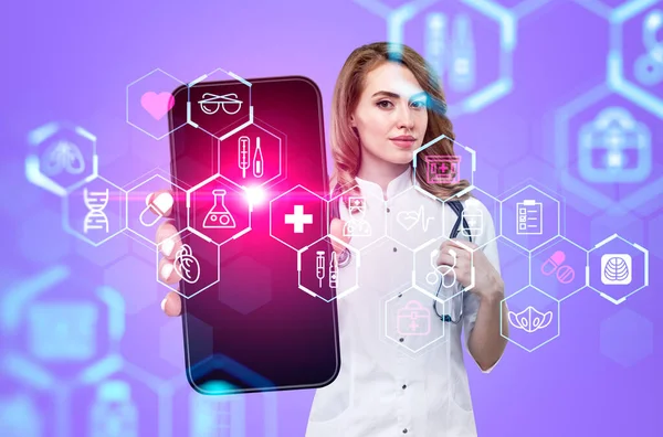 Junge Ärztin Hält Smartphone Diverse Medizinische Symbole Hologramm Mit Dna — Stockfoto