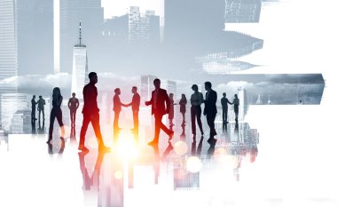 Birlikte çalışan iş adamlarının siluetleri, iletişim ve iletişim ağları. New York Manhattan silueti iki kez görüldü. Konferans ve takım çalışması kavramı