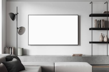 Beyaz oturma odasının içi kanepe ve podyum, sanat dekorasyonu, ön manzara, kitaplarla dolu raflar. Boş televizyon görüntüsünü taklit et. 3B görüntüleme