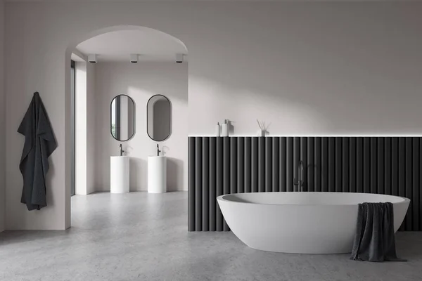 Küvetli Beyaz Banyo Çift Lavabo Aksesuarlar Gri Beton Zemin Model — Stok fotoğraf
