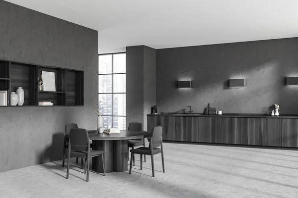 Interior Cozinha Escura Com Mesa Jantar Cadeiras Vista Lateral Janela — Fotografia de Stock