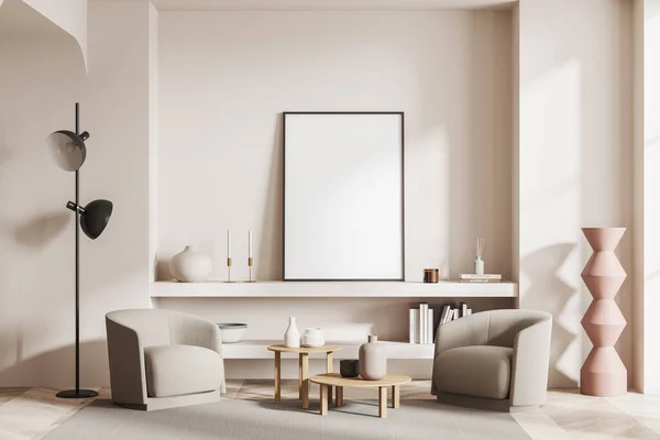 Beige Entspanntes Interieur Mit Zwei Sesseln Und Stilvoller Dekoration Teppich — Stockfoto