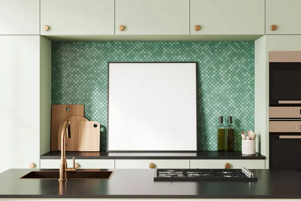 バー島の緑のキッチンインテリア 棚の上にモダンなキッチンウェアでシンクとストーブ 正方形のキャンバスのポスターをモックアップで家庭料理エリア 3Dレンダリング — ストック写真