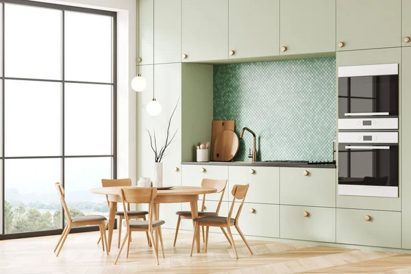 Canto Cozinha Moderna Com Paredes Mosaico Branco Verde Piso Madeira — Fotografia de Stock