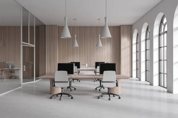 Interiør Moderne Åbent Rum Kontor Med Hvide Trævægge Betongulv Lange - Stock-foto