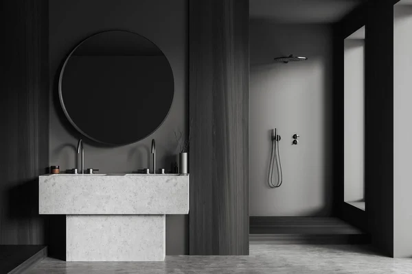 表彰台 窓や入浴アクセサリーにダブルシンクとシャワー付きダークバスルームのインテリア モダンなデザインのミニマリストホテルの入浴エリア 3Dレンダリング — ストック写真