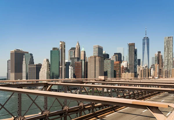New Yorks Skyskrapor Och Brooklyn Bridge Kontorsbyggnader Dagsljus Finansbolag Manhattan — Stockfoto
