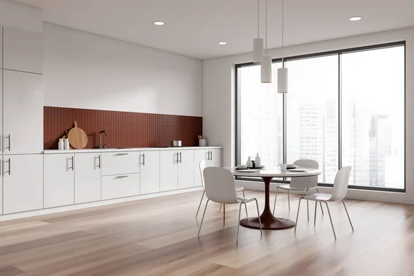 Interior Cozinha Branca Com Mesa Jantar Cadeiras Canto Cozinha Com — Fotografia de Stock