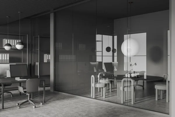 黑暗的商业内部与合作和会议室后面的玻璃门 侧视图 车间角落与办公桌和Pc计算机 灰色混凝土地板 3D渲染 — 图库照片