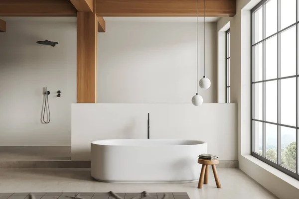 Interior Acolhedor Banheiro Com Banheira Chuveiro Banquinho Com Toalha Divisória — Fotografia de Stock