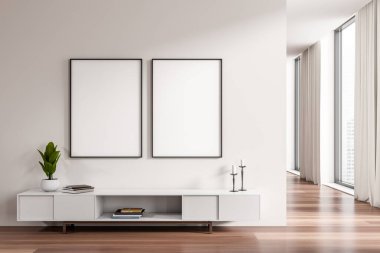 Beyaz galeri odasının içi büfe ve dekorasyonla dolu. Şehir manzarası panoramik pencereli şık bir dairede sergi köşesi. İki tane poster. 3B görüntüleme