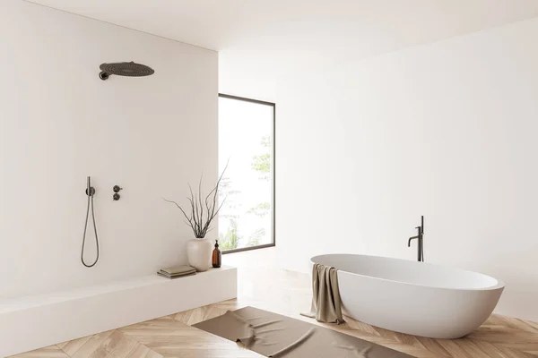 Weiße Badezimmerausstattung Mit Badewanne Und Dusche Seitenblick Panoramafenster Auf Tropen — Stockfoto