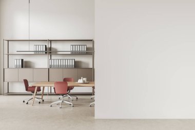 Konferans masası, sandalyeler ve belgelerle dolu raflarla dolu rahat bir ofis. Bej beton zeminde modern mobilyalarla buluşma alanı. Boş beyaz bölmeyi düzenle. 3B görüntüleme