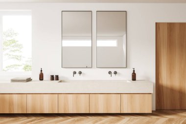 Çift lavabolu, iki aynalı, ahşap aksesuarlı, ahşap döşemeli bir banyo. Tropik bölgelerde panoramik pencere. 3B görüntüleme