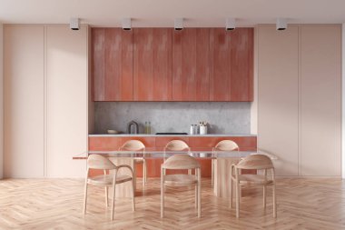 Bej mutfak içi, sandalyeler ve ahşap zemin üzerinde yemek masası, ön manzara. Mutfak eşyaları ve raflı modern aletler. 3B görüntüleme