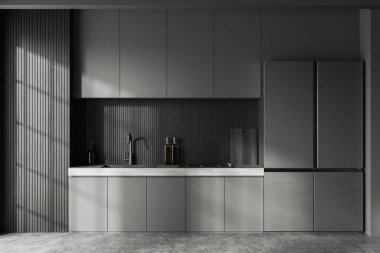 Gri ve koyu ahşap duvarları, beton zemini, lavabo, fırın ve büyük buzdolabından yapılmış gri dolapları olan şık bir mutfak. 3d oluşturma