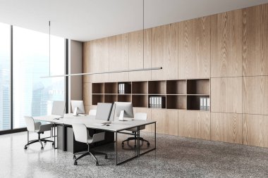 Koltuklar ve bilgisayar masasında, yan görüş gri beton zemin üzerinde rahat bir iç mekan. İşbirlikçi köşe rafı ve gökdelenlerin panoramik penceresi. 3B görüntüleme