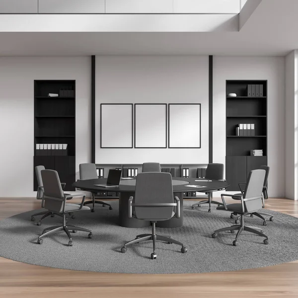 白色的商业内部与板 扶手椅和架子与装饰 商务会议区 地毯上有现代家具 硬木地板 模仿帆布海报 3D渲染 — 图库照片