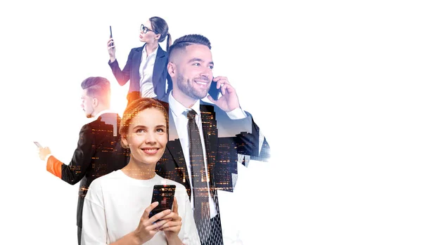 Retrato Membros Equipe Negócios Usando Smartphones Com Dupla Exposição Paisagem — Fotografia de Stock