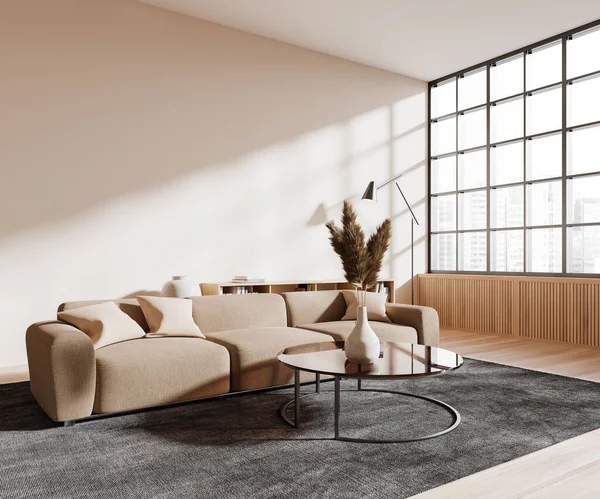 Beige Wohnzimmereinrichtung Mit Sofa Und Regal Mit Couchtisch Und Dekoration — Stockfoto