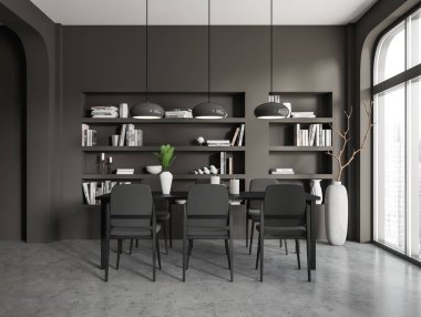 Oturma odasının içinde sandalyeler ve yemek masası, kitaplarla dolu raf ve gri beton zemin süslemeleri var. Şehir manzarasında panoramik pencere. 3B görüntüleme