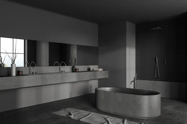 黑暗的酒店浴室内部与双池 浴缸和淋浴 侧视图 全景窗户在农村 地毯在灰色混凝土地板上 空旷的空间 倾斜的角落 3D渲染 — 图库照片