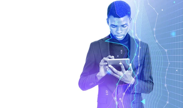 Retrato Joven Empresario Afroamericano Usando Tableta Con Doble Exposición Grafo — Foto de Stock
