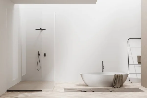 White Bathroom Interior Shower Bathtub Foot Towel Hardwood Floor Modern — Stock Photo, Image