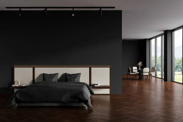 ベッド 空の灰色の壁 ダイニングテーブル ベッドサイド 広葉樹の床 パノラマの窓 棚と暗いスタジオルームのインテリアのフロントビュー ミニマルデザインのコンセプト 3Dレンダリング — ストック写真