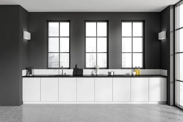 Interior Cozinha Escura Com Deck Prateleiras Escondidas Com Utensílios Cozinha — Fotografia de Stock