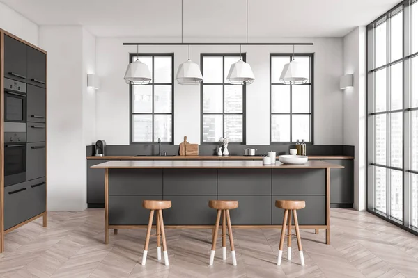 Pemandangan Depan Pada Interior Ruang Dapur Yang Cerah Dengan Lemari — Stok Foto
