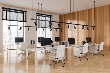 Sıraya dizilmiş koltuklar ve bilgisayar ile modern iç mekan, yan görünüş bej beton zemin. İş alanı ve gökdelenlerin panoramik penceresi. 3B görüntüleme