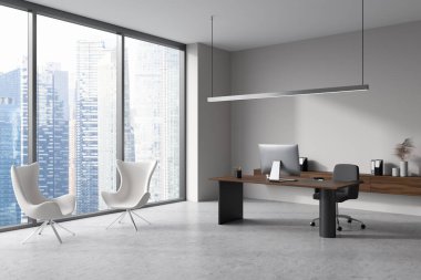 Çalışma masasında bilgisayar olan beyaz danışma odası, yan görüş, gri beton zeminde iki koltuk. Belgeler ve dekorasyonla yan pano, şehir manzarası panoramik pencere. 3B görüntüleme